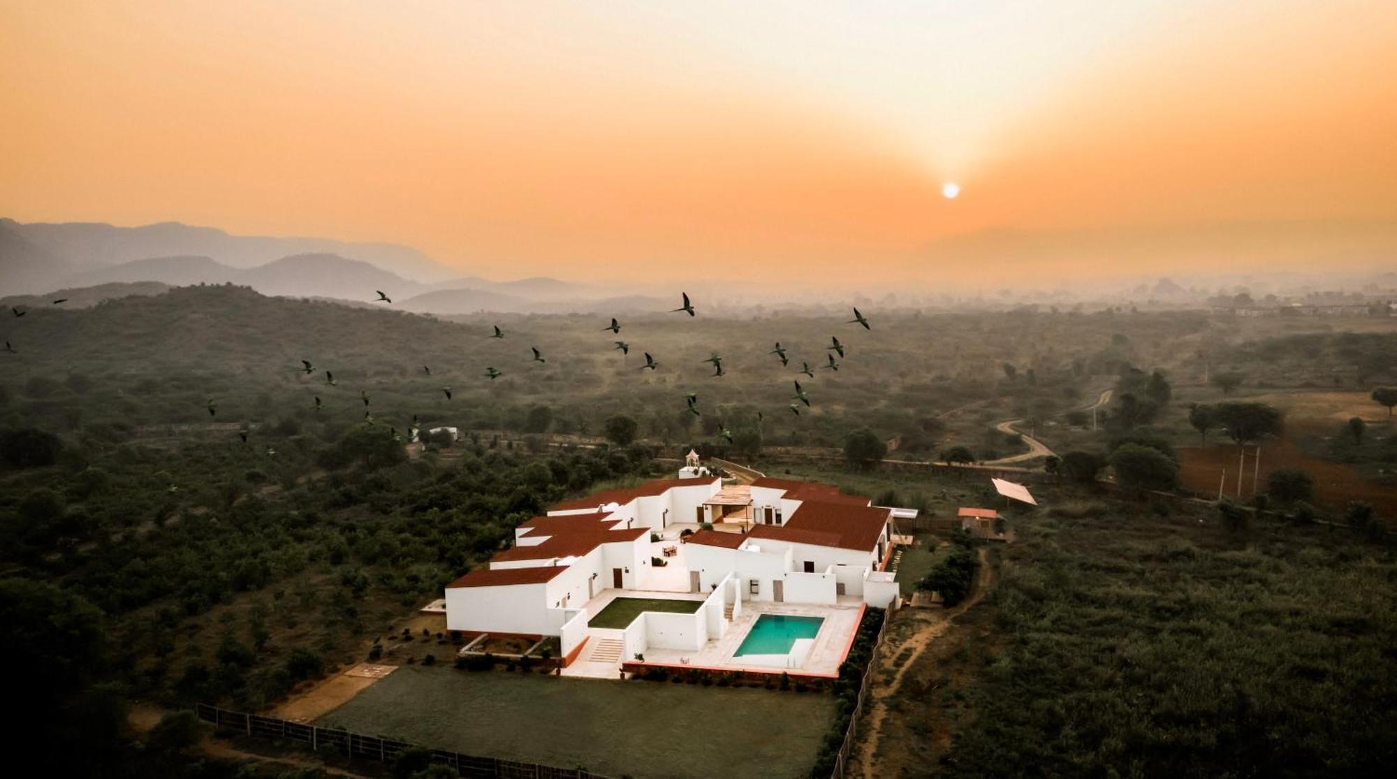 Guldaar Sariska - A Luxury Forest Resort Tehla Екстериор снимка