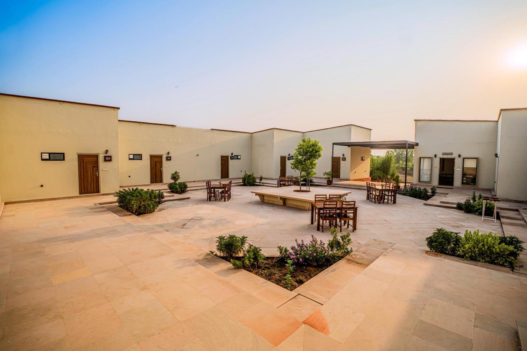 Guldaar Sariska - A Luxury Forest Resort Tehla Екстериор снимка
